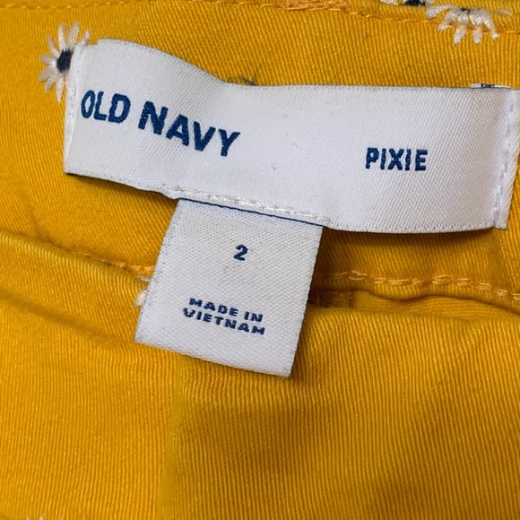 Yellow, flower detail pants - Picture 5 of 9